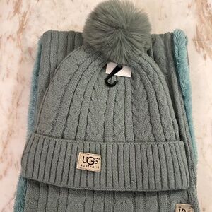 - UGG Sweather Weather Vintage Green  Fleece  pom pom hat infinity scarf set NWT